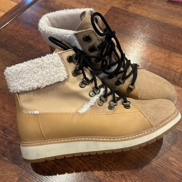 Toms Mesa Women Lace Up Waterproof Ankle Boots Size 8 - Picture 1 of 7
